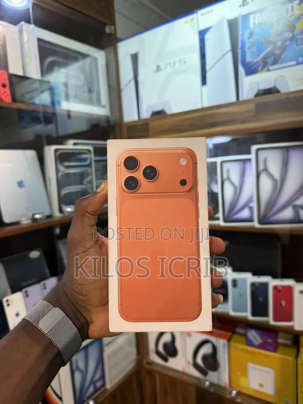 New Apple iPhone 17 Pro Max 256 GB Orange · Photo 1