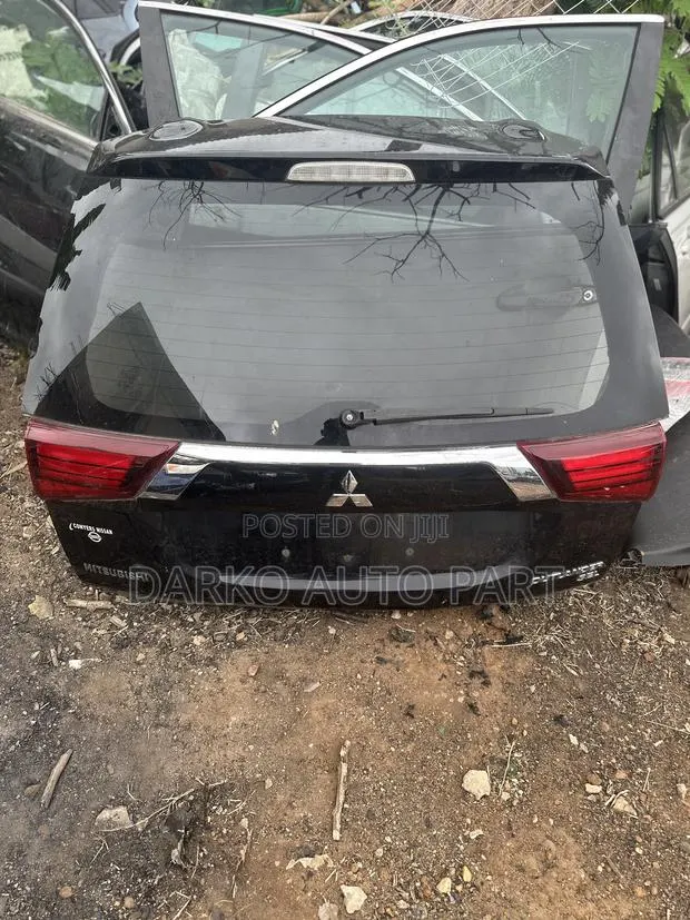 Mitsubishi Outlander 2016-2020 Boot Complete Available · Photo 1