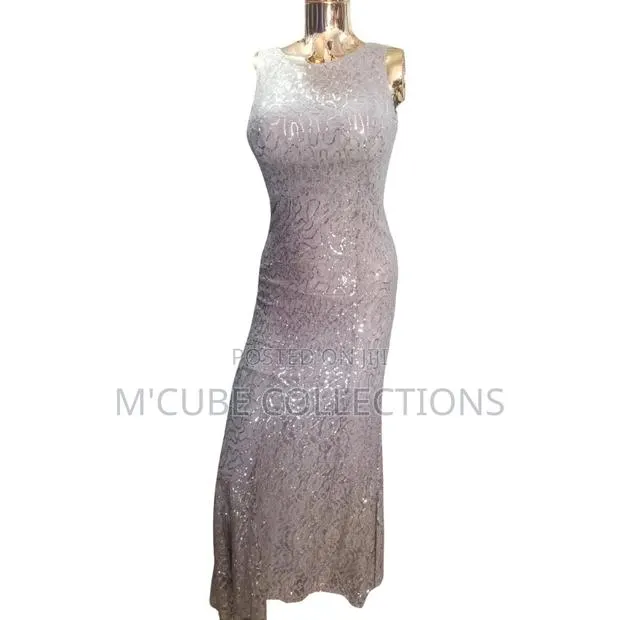 Silver Sequin Evening Gown · Photo 1