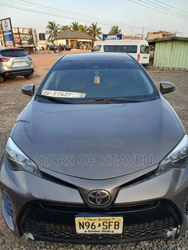 Toyota Corolla 2018 Gray · Photo 1