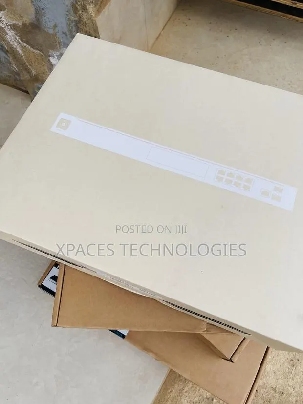 Ubiquiti UDM-PRO Dream Machine Pro · Photo 1