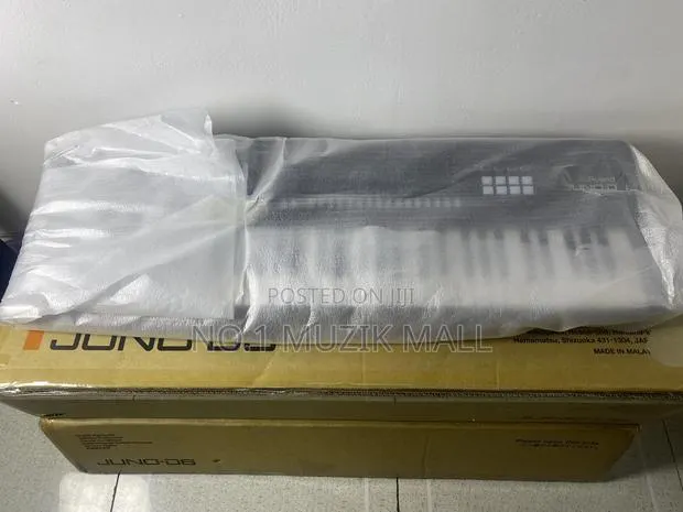 Roland Juno D6 · Photo 1