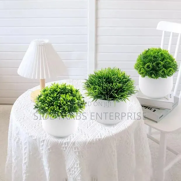 2 Artificial Flowers for Decor · Photo 1