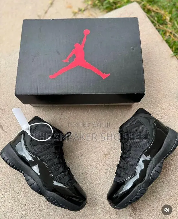 Air Jordan 11 High Tops Sneakers · Photo 1