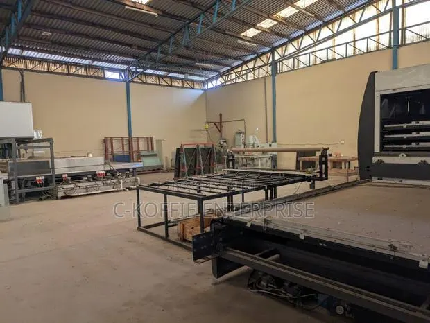 Prime 3000 SQM Warehouse + 6bedrooms Apartment for Rent · Photo 1