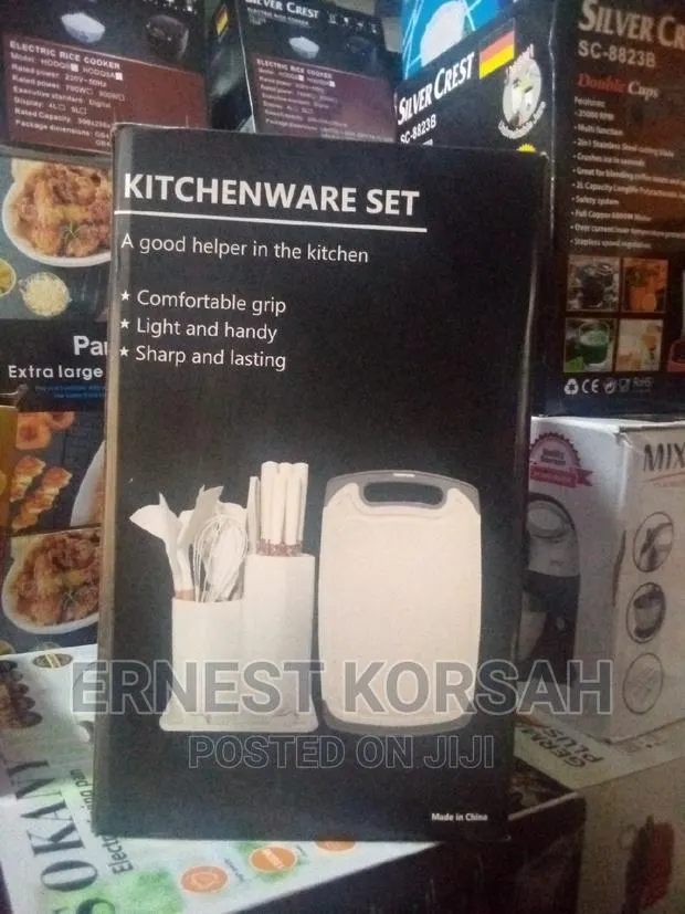 Kitchenware Set + Chopping Board · Photo 1