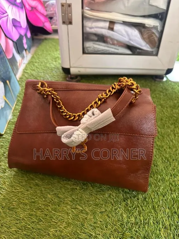 Ladies Leather Bag · Photo 1
