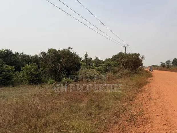 Six Main Road Plots for Sale at Kwanwoma,Adwadene · Photo 1