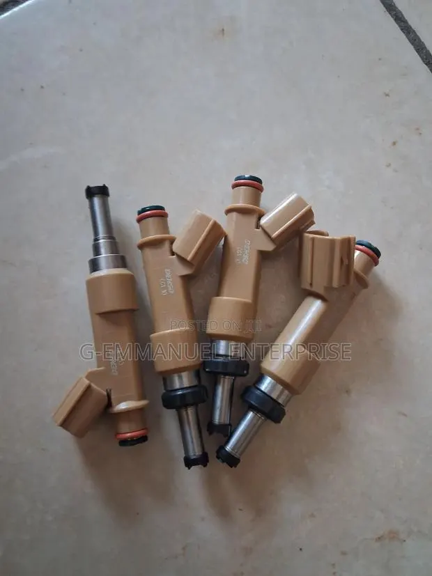 Toyota Camry 2013-16 Fuel Injectors 4Set. Original. · Photo 1