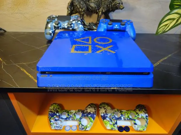 Playstation 4 Slim Special Edition Jailbreak 1tb 16 Games Installed · Photo 1