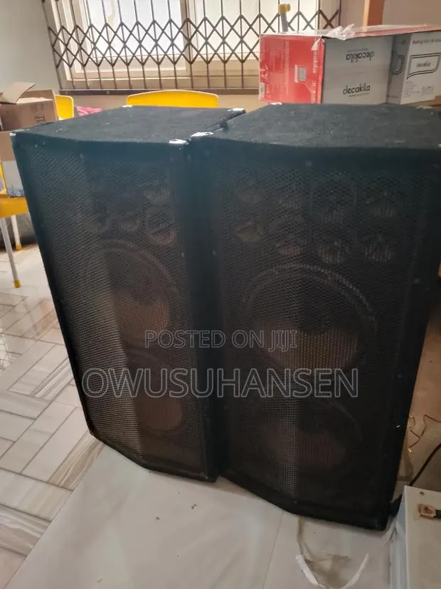 Pair of Speakers · Photo 1