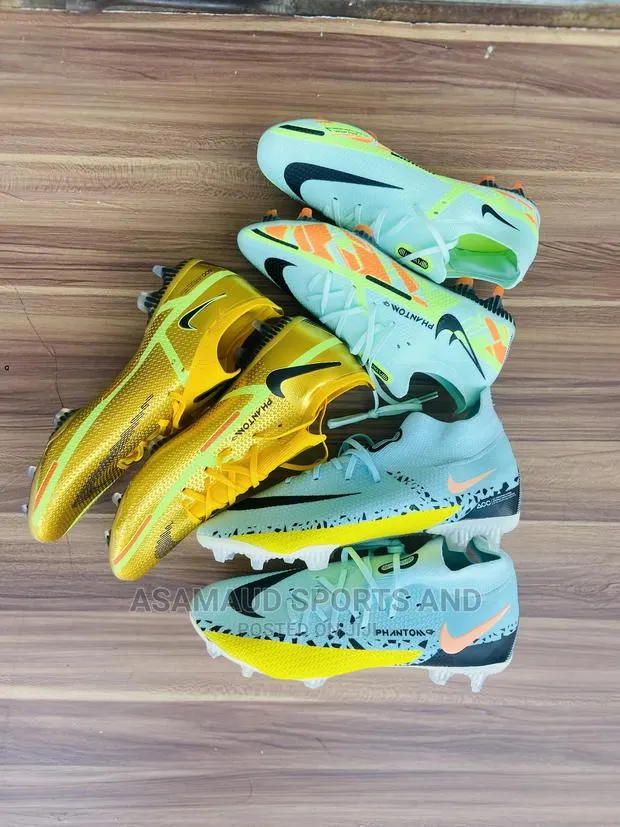 Original Football Cleat at Cool Price · Photo 1