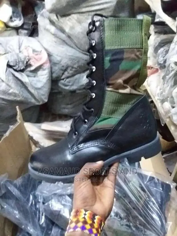 Original Army Strong Safty Shoes at Cool Price · Photo 1