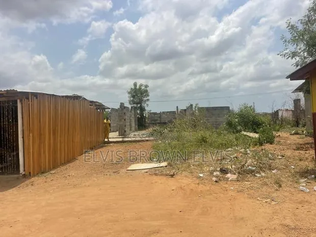Do You Want to Swap Anything With a Plot of Land at Trasacco · Photo 1