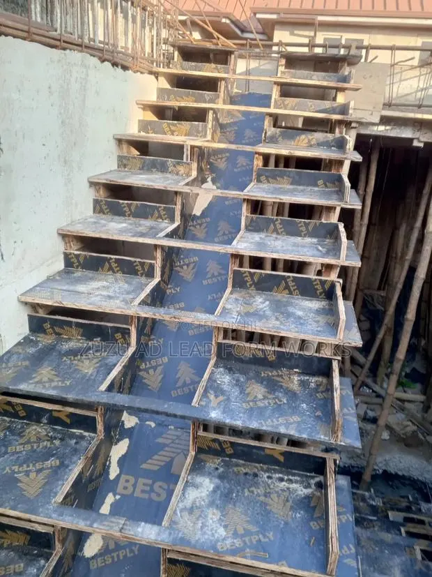 Decking Materials for Rentals Installation and Dismantle · Photo 1