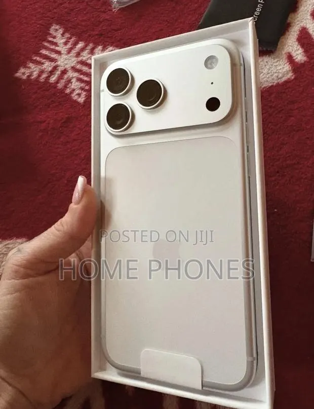 New Apple iPhone 17 Pro Max 256 GB White · Photo 1
