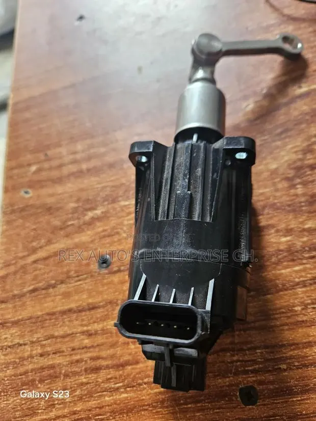 Honda Civic 2016,2017,2018/ Table Charger Sensor · Photo 1