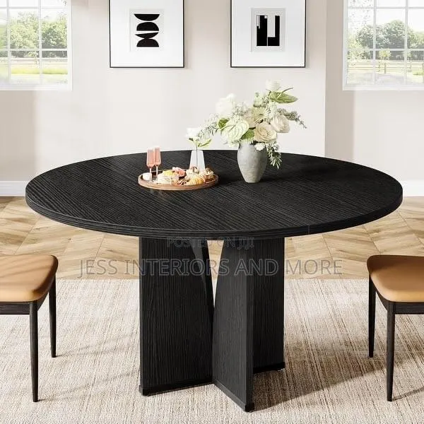 Round Dining Table, for 4 People · Photo 1