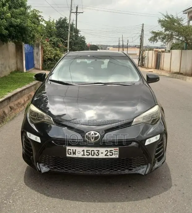 Toyota Corolla 2016 Black · Photo 1