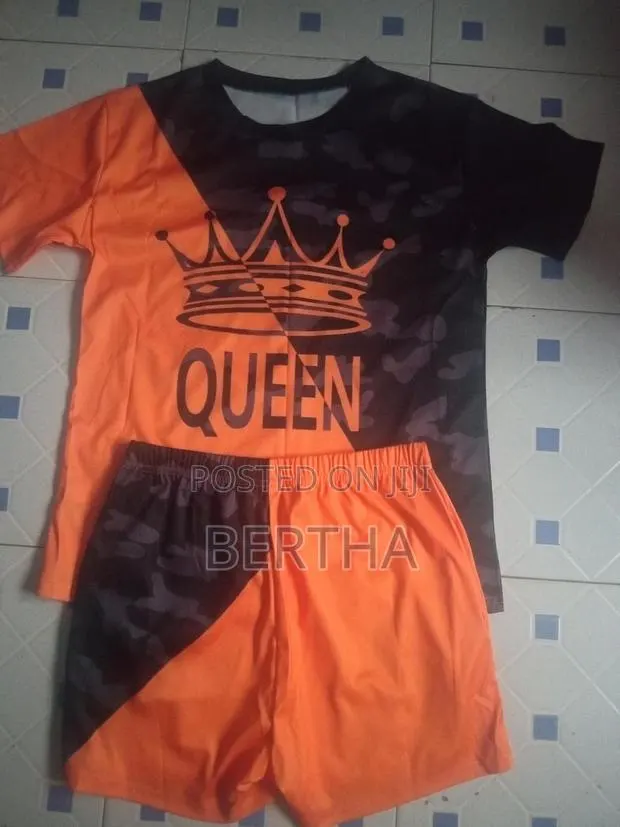 Ladies Top and Shorts · Photo 1