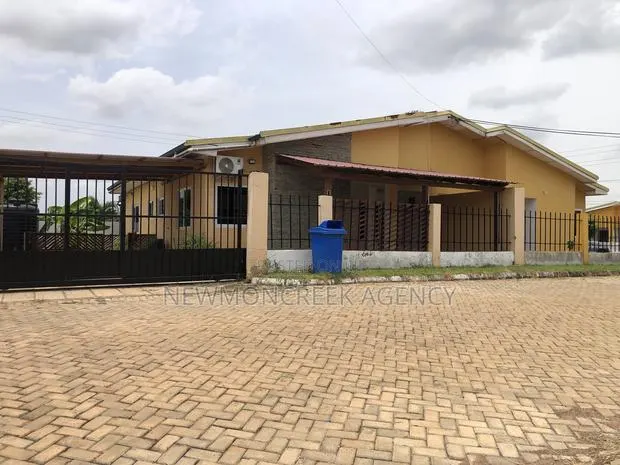 2bdrm Bungalow in Amrahia, Accra Metropolitan for sale · Photo 1