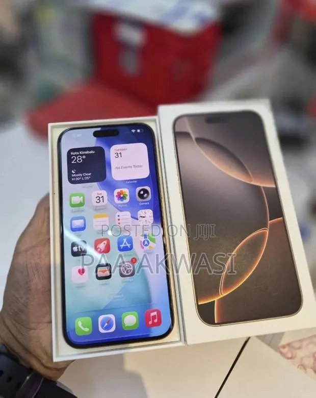Apple iPhone 16 Pro Max 256 GB Gold · Photo 1