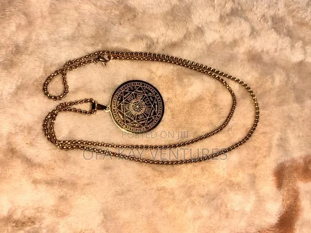 Star of David Necklace · Photo 3