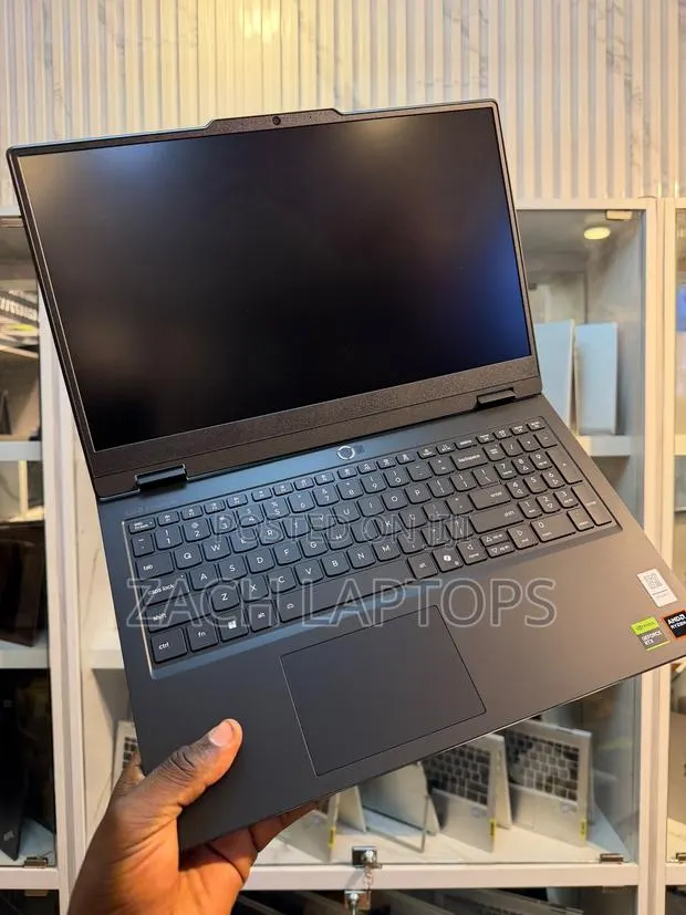 New Laptop Lenovo LOQ 15AHP10 16GB AMD Ryzen 7 SSD 512GB · Photo 1
