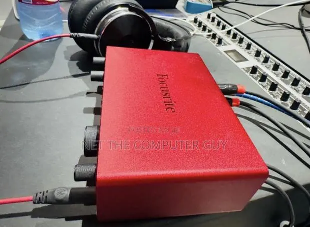 Focusrite Scarlett 4i4 · Photo 1