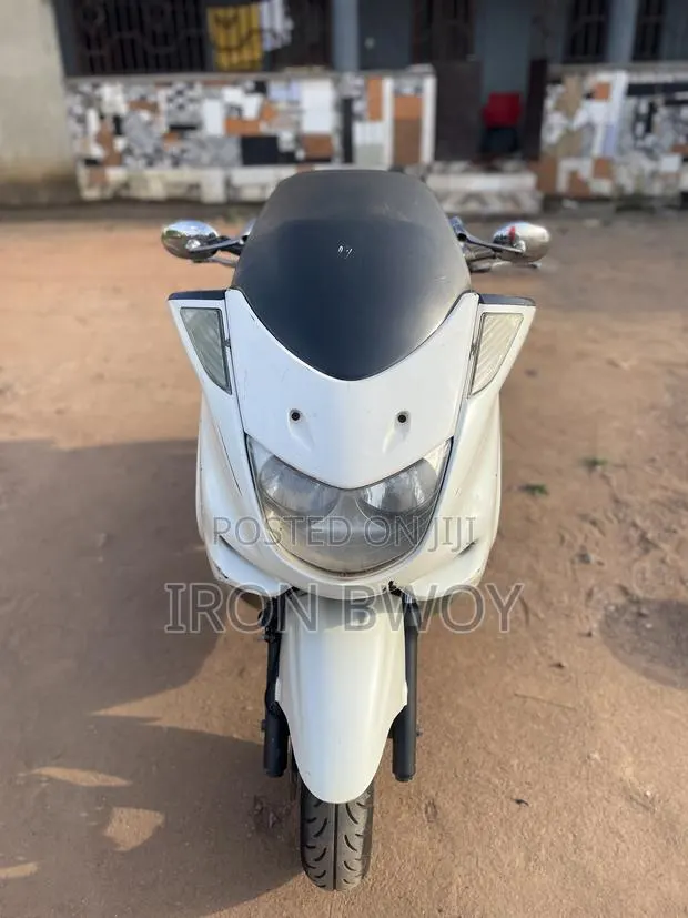 Yamaha Majesty 2013 White · Photo 1