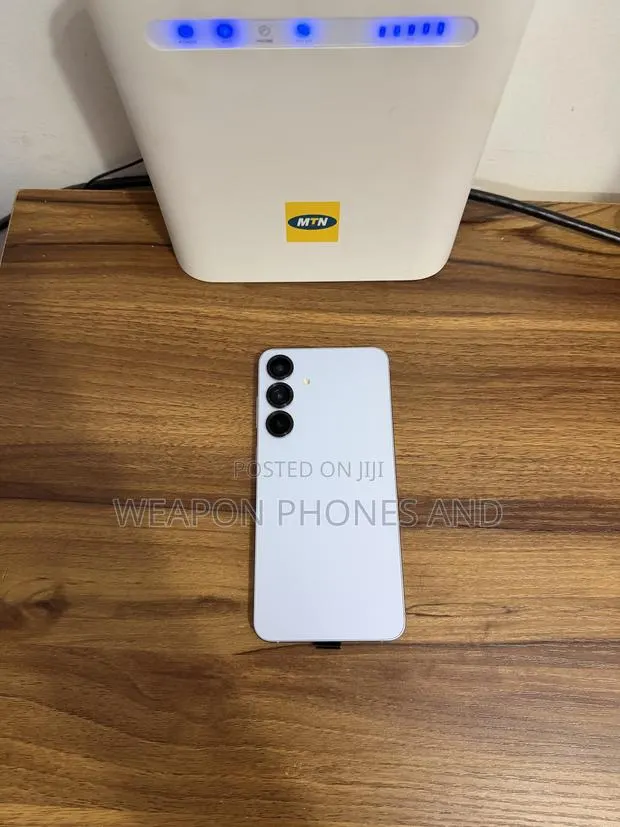 New Samsung Galaxy S25+ 256 GB Silver · Photo 1