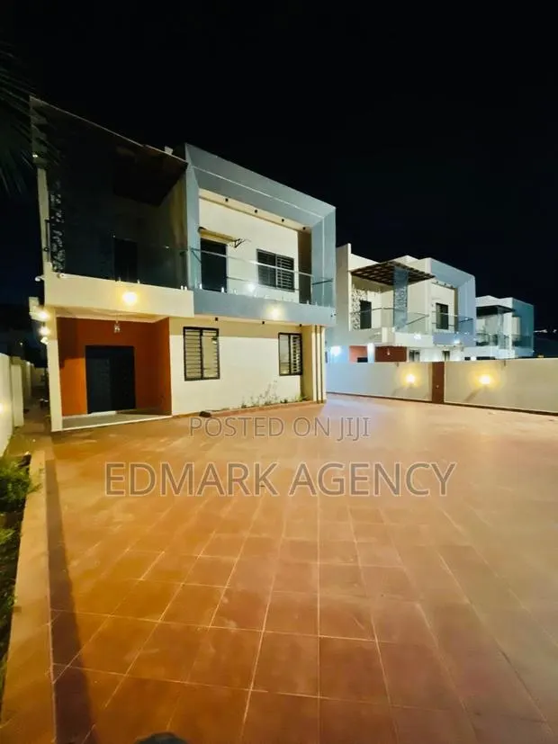 4bdrm House in Oyerifa, Accra Metropolitan for sale · Photo 1
