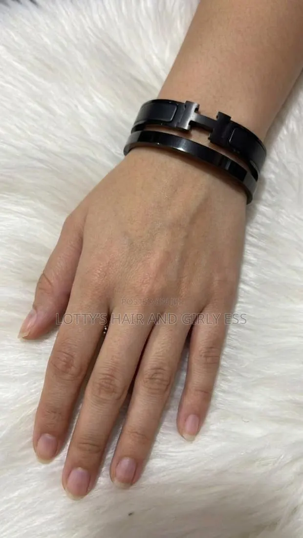 H-Bracelet-Black Stainless-Luxury Minimalist · Photo 1