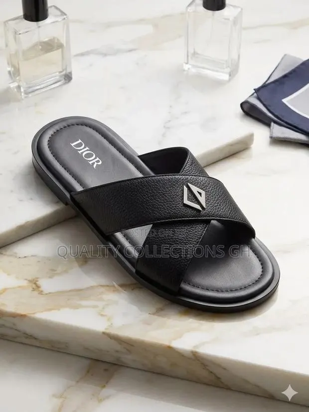 Dior Leather Slippers · Photo 1