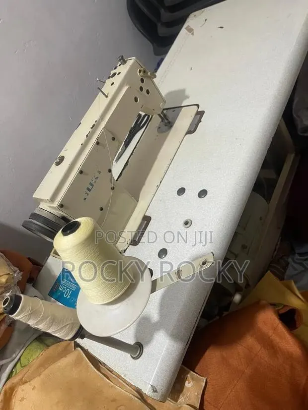 Electric Sewing Machine · Photo 1