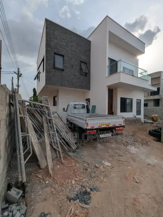 4bdrm House in 4 Bedroom House For, Unity Closed for sale · Photo 1