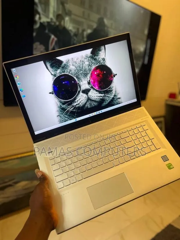 Laptop HP Envy 17 8GB Intel Core i7 SSD 1.5T · Photo 1