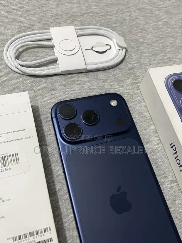 Apple iPhone 17 Pro 512 GB Blue · Photo 1
