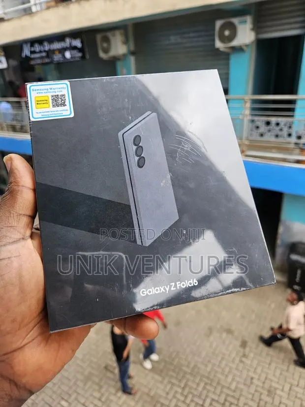 New Samsung Galaxy Z Fold6 256 GB Black · Photo 1