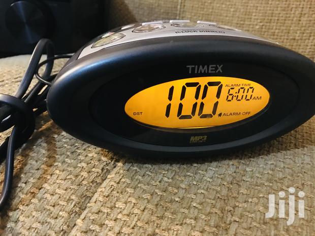 Timex AM~FM Digital Clock Radio With MP3 Line in-T1233ba · Photo 1