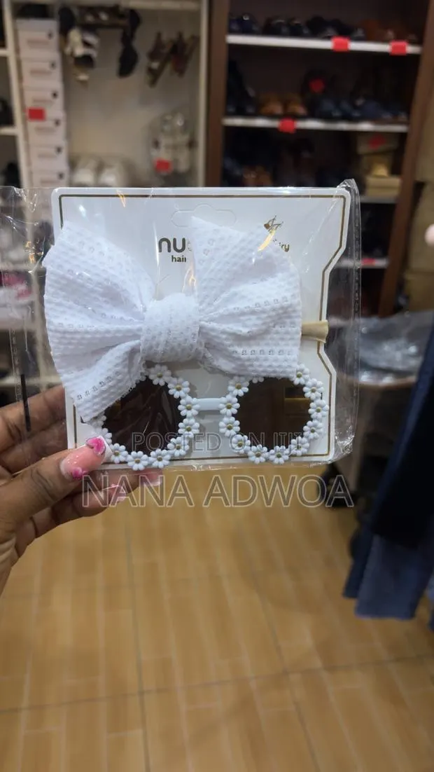 Headband and Sunglasses Set · Photo 1