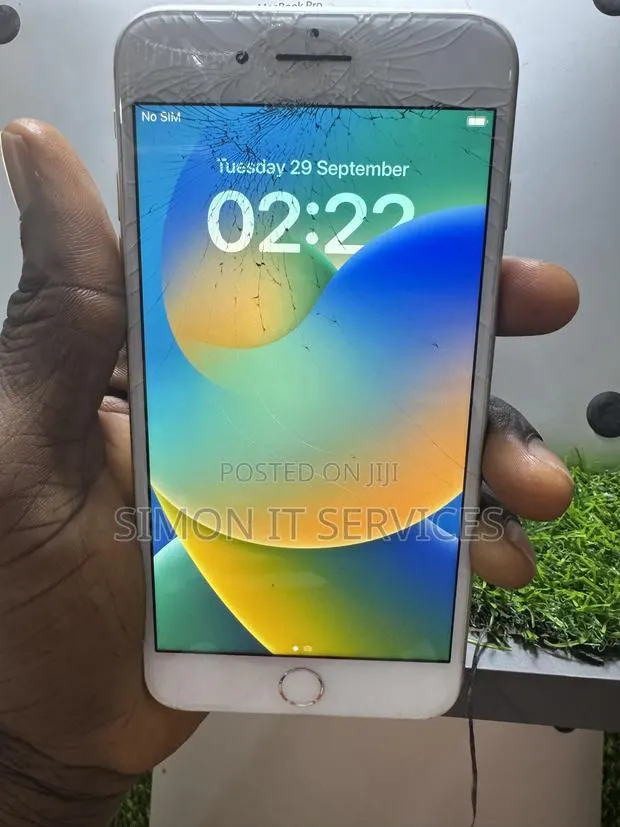 Apple iPhone 8 Plus 256 GB Gray · Photo 1