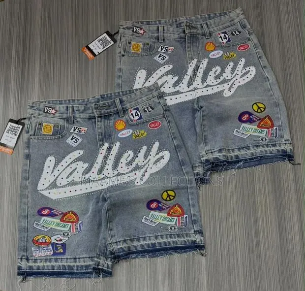 Light-Wash Denim Shorts · Photo 1