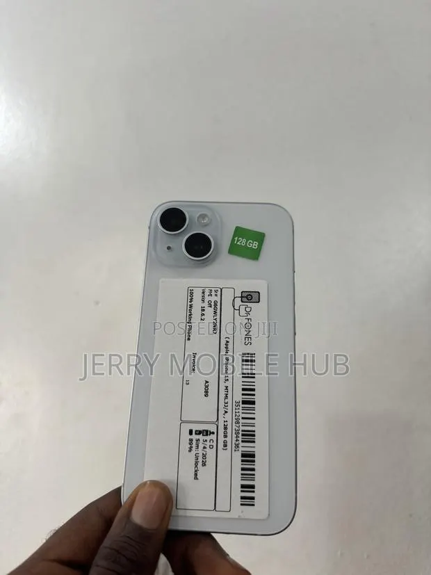 Apple iPhone 15 128 GB White · Photo 1