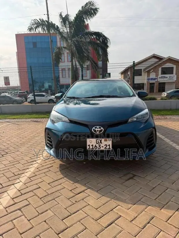 Toyota Corolla 2016 Blue · Photo 1