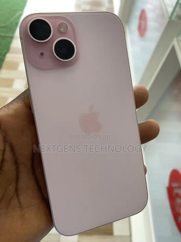 Apple iPhone 15 128 GB Pink · Photo 1
