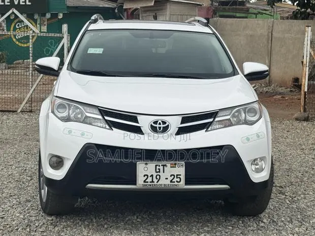 Toyota RAV4 2013 White · Photo 1