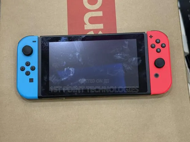 Nintendo Switch Core Used With 10games · Photo 1