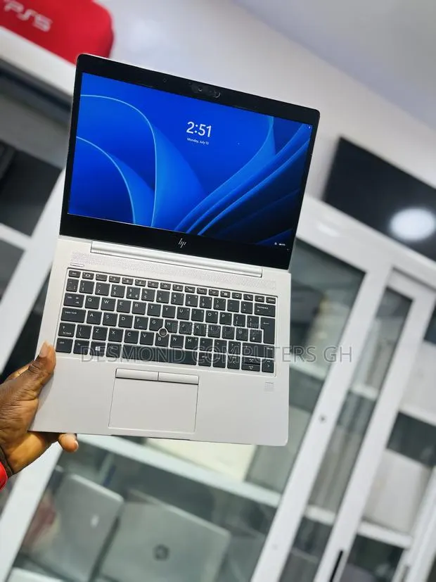 Laptop HP EliteBook 830 G5 16GB Intel Core i7 SSD 512GB · Photo 1