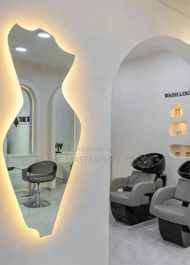 Irregular Full Body Mirror and Joint Mirror Ghana · Photo 2
